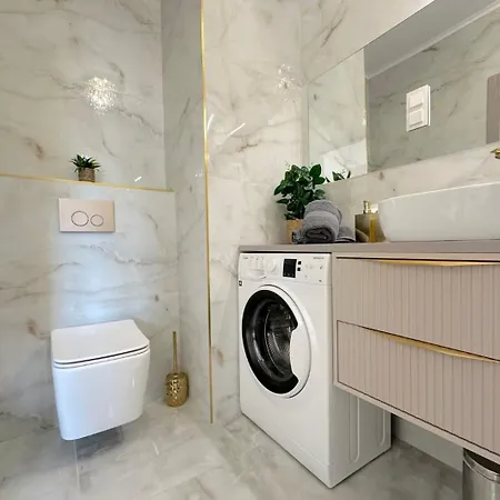 Laura With Sauna & Gym, 5 Min To Baltic Sea & Polsat Arena