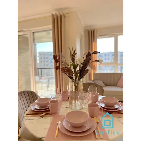 Apartment Laura With Sauna & Gym, 5 Min To Baltic Sea & Polsat Arena