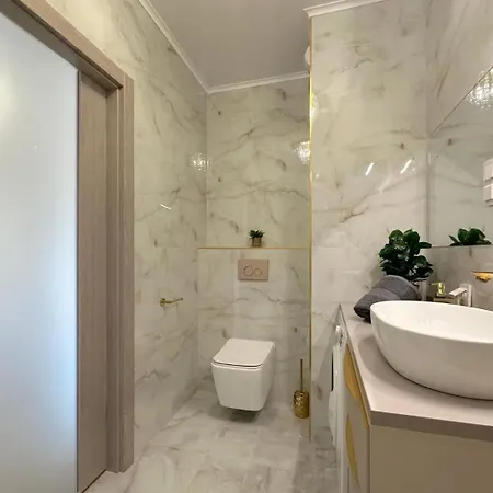 Laura With Sauna & Gym, 5 Min To Baltic Sea & Polsat Arena *