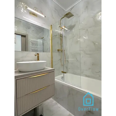 Laura With Sauna & Gym, 5 Min To Baltic Sea & Polsat Arena Daire
